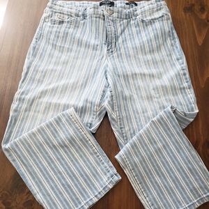 Nine West Cropped Blue Striped Jeans sz. 16